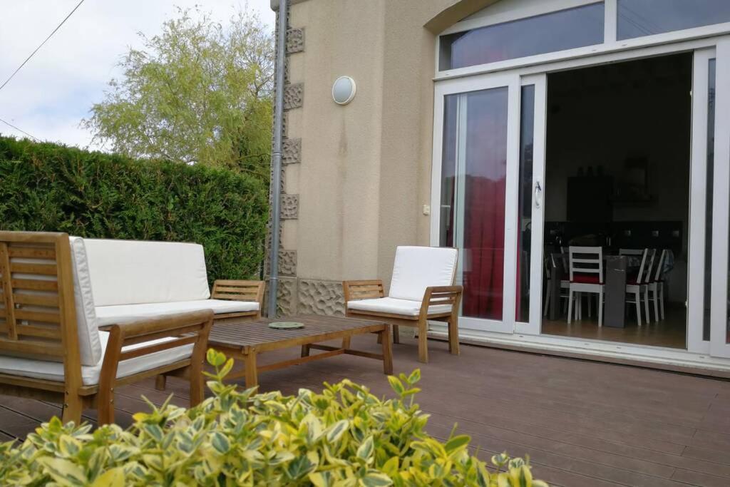Les Ecuries Du Chateau Commes Exterior photo